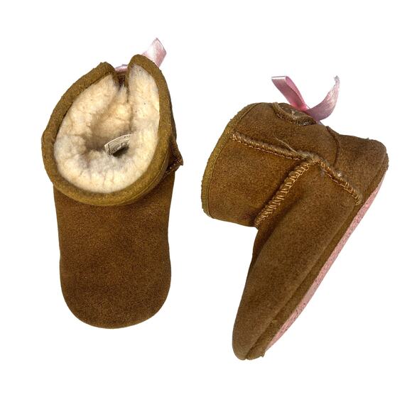 UGG Baby Booties Size 4/5 - Picture 1 of 5